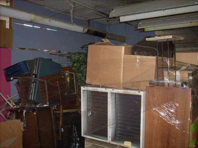 Grossman Auction Pictures From August 1, 2010 - 1305 w 80th st Cleveland Ohio